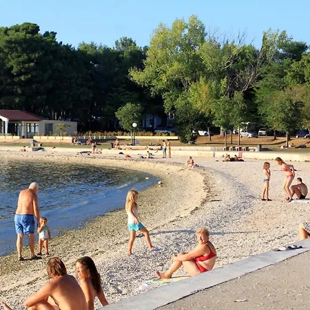 With Parking Space Stinjan, - 19643