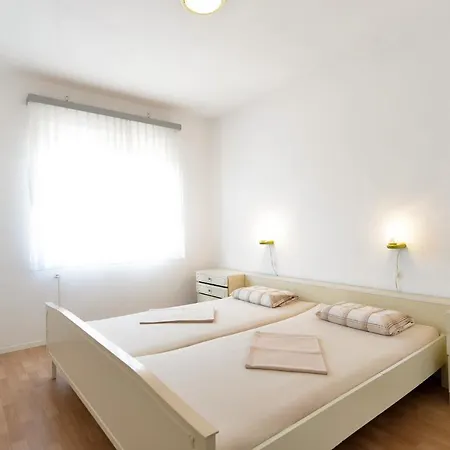 Apartamento With Parking Space Stinjan, - 19643