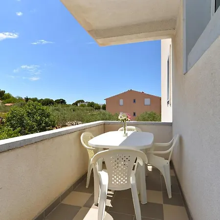 With Parking Space Stinjan, - 19643 *