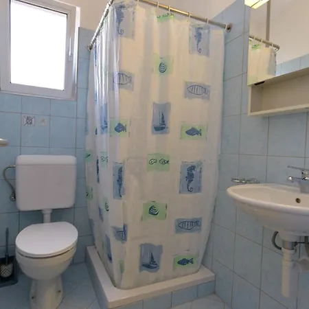 With Parking Space Stinjan, - 19643 Apartamento Pula