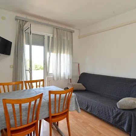 With Parking Space Stinjan, - 19643 Пула