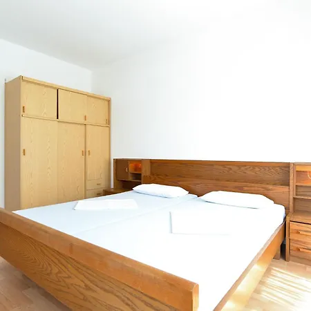 With Parking Space Stinjan, - 19643 *