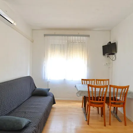 With Parking Space Stinjan, - 19643 *