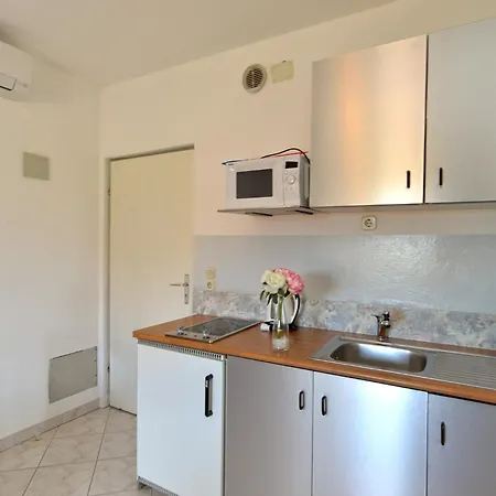 Apartamento With Parking Space Stinjan, - 19643