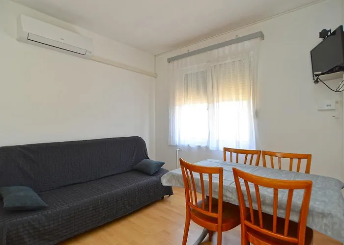 Apartment With Parking Space Stinjan, - 19643 Pula