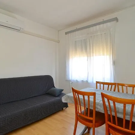 Apartament With Parking Space Stinjan, - 19643 Pula