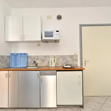 With Parking Space Stinjan, - 19643 Apartament Pula