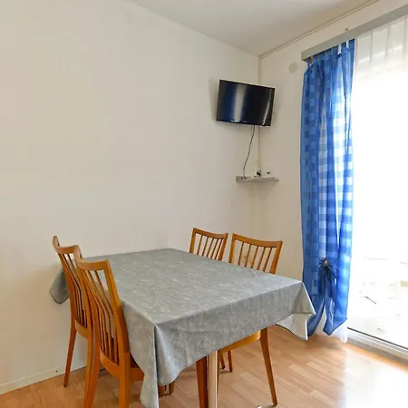 With Parking Space Stinjan, - 19643 Pula