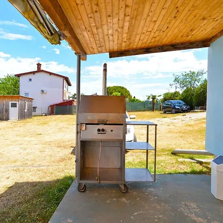 With Parking Space Stinjan, - 19643