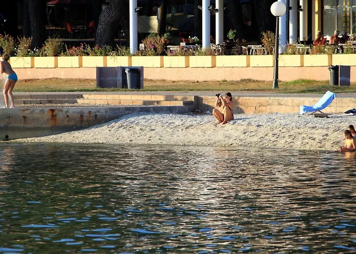 Апартаменти With Parking Space Stinjan, - 19643