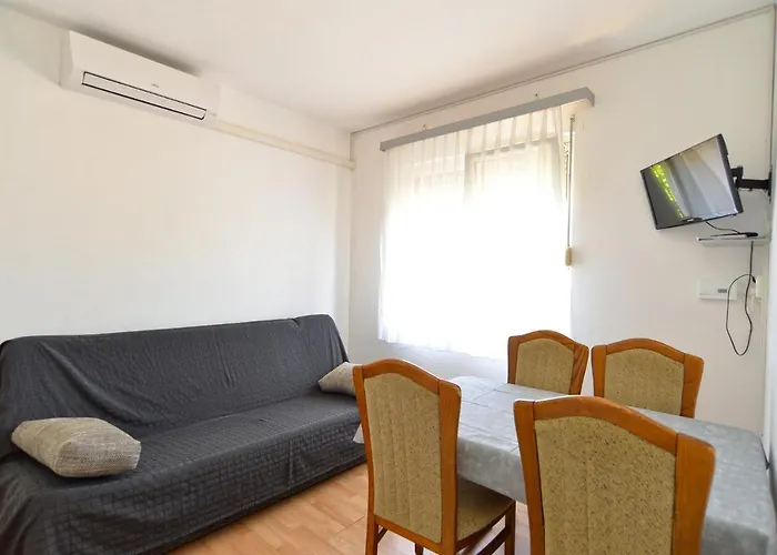 With Parking Space Stinjan, - 19643 Апартаменти Пула