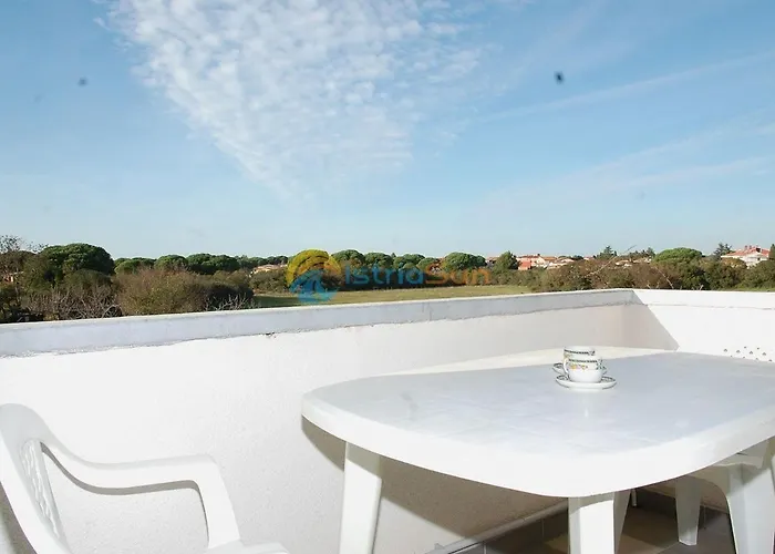 With Parking Space Stinjan, - 19643 Апартаменти