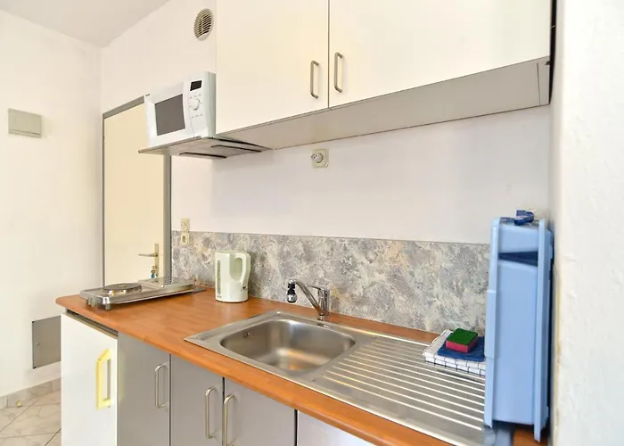 Апартаменти With Parking Space Stinjan, - 19643 *