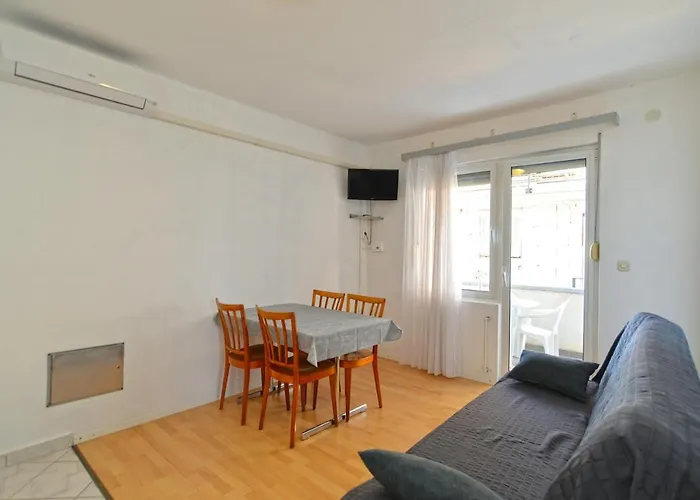 With Parking Space Stinjan, - 19643 Апартаменти Пула