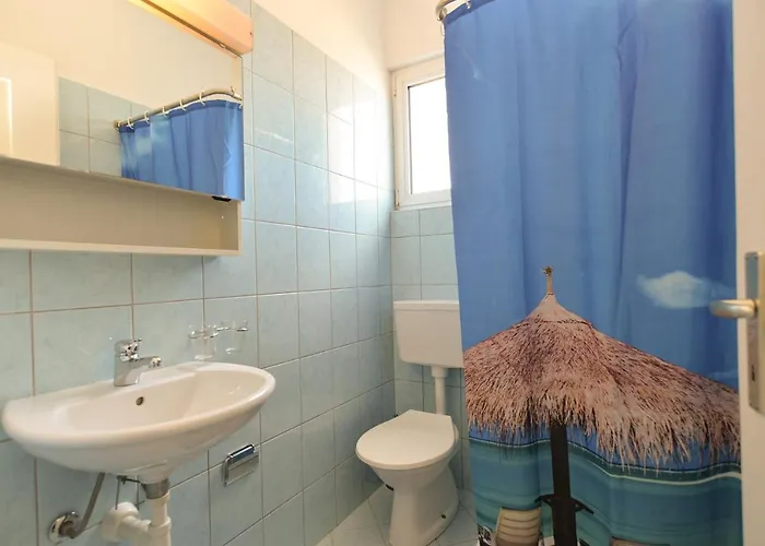 Апартаменти With Parking Space Stinjan, - 19643 Пула