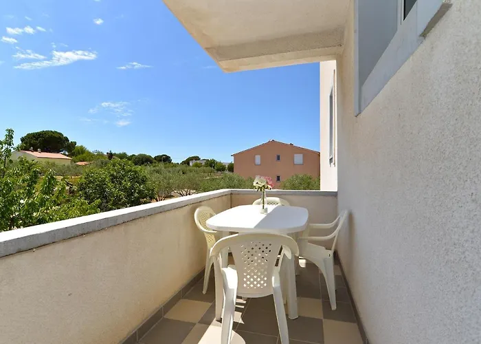 With Parking Space Stinjan, - 19643 *