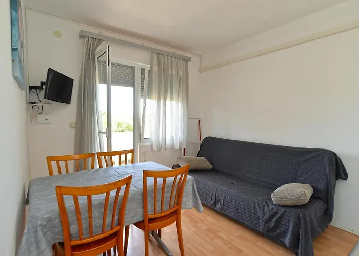 With Parking Space Stinjan, - 19643 Пула