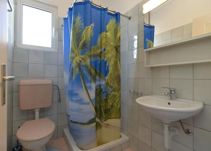 Апартаменти With Parking Space Stinjan, - 19643