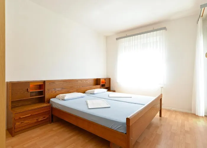 With Parking Space Stinjan, - 19643 *