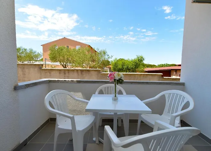 With Parking Space Stinjan, - 19643 Апартаменти *