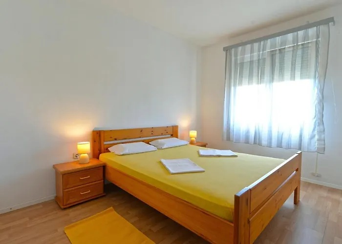 With Parking Space Stinjan, - 19643 Пула