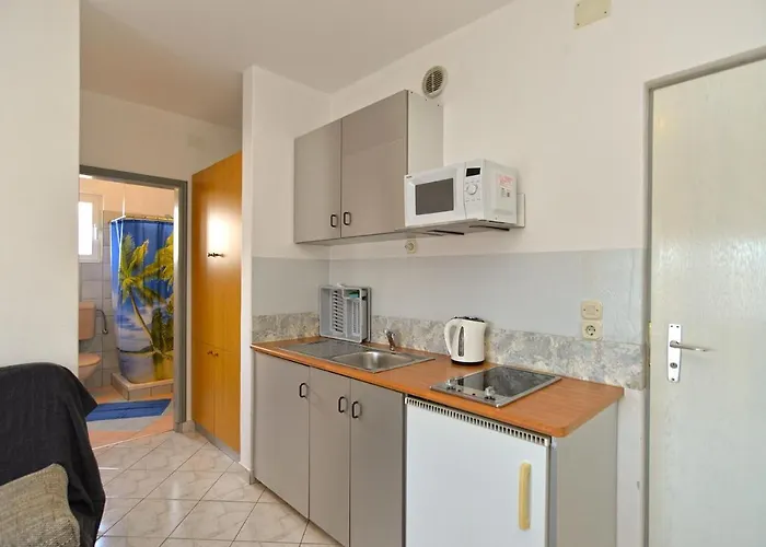 Апартаменти With Parking Space Stinjan, - 19643