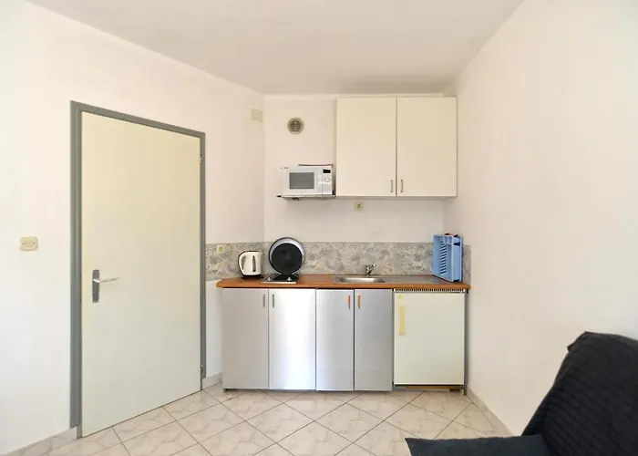 With Parking Space Stinjan, - 19643 Апартаменти *