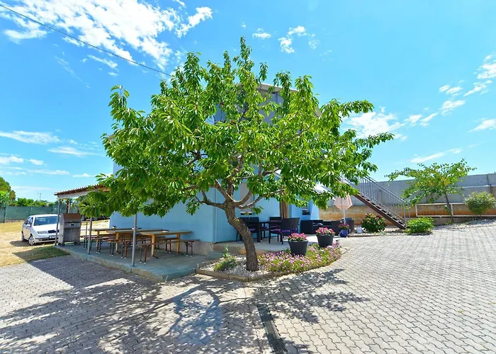 Апартаменти With Parking Space Stinjan, - 19643