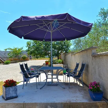 Apartman With Parking Space Stinjan, - 19643 Póla