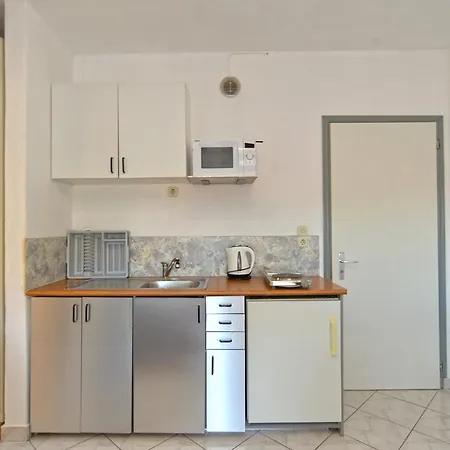 With Parking Space Stinjan, - 19643 Apartman