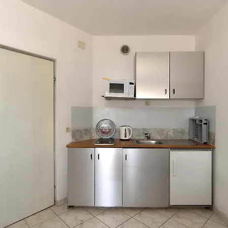 With Parking Space Stinjan, - 19643 Póla