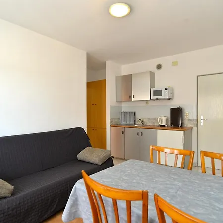 With Parking Space Stinjan, - 19643 *